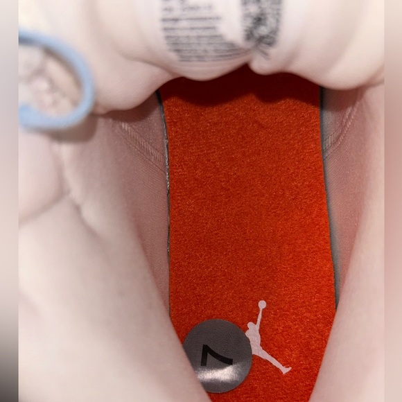 Jordan 1 Mid GS “Stitch” Sneakers - Picture 8 of 8